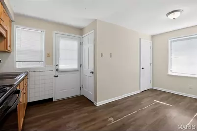 8129 Titus Road, Saint Louis, MO 63114 - Photo 11