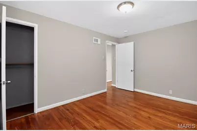 8129 Titus Road, Saint Louis, MO 63114 - Photo 25