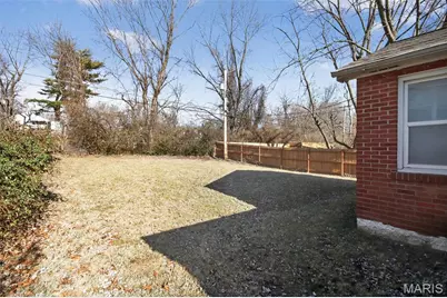 8129 Titus Road, Saint Louis, MO 63114 - Photo 5