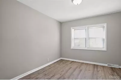 5608 Sapphire Avenue, Saint Louis, MO 63136 - Photo 3