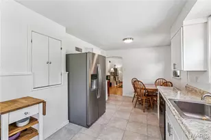 1052 Kuhlman Ln, Webster Groves, MO 63119 - Photo 9