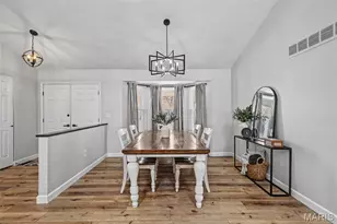 33 Carriage Way W, Saint Peters, MO 63376 - Photo 5