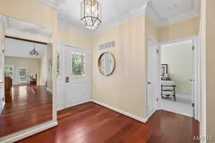 718 Walnut Creek Ln, Town and Country, MO 63017 - Photo 5