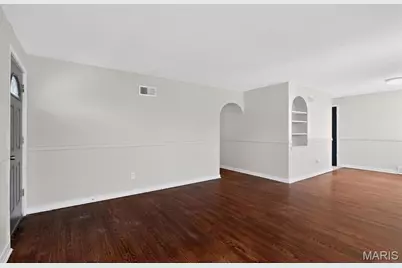 33 S Dellwood Avenue, Saint Louis, MO 63135 - Photo 9
