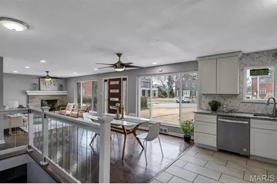 6064 W Cabanne Place, Saint Louis, MO 63112 - Photo 17