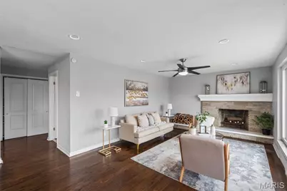 6064 W Cabanne Place, Saint Louis, MO 63112 - Photo 7