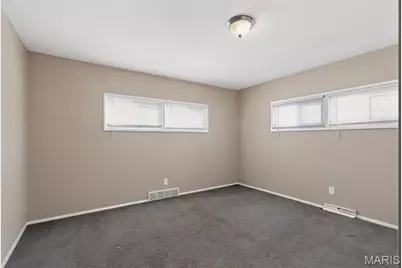 14 Kenwood Drive, Hazelwood, MO 63042 - Photo 9