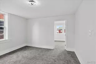 4250 Ellenwood Ave, Saint Louis, MO 63116 - Photo 33