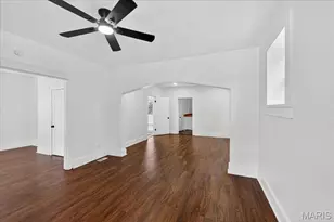 4250 Ellenwood Ave, Saint Louis, MO 63116 - Photo 7