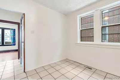 4655 Farlin Avenue, Saint Louis, MO 63115 - Photo 13