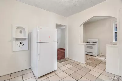 4655 Farlin Avenue, Saint Louis, MO 63115 - Photo 9