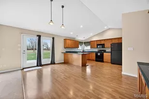 205 Deer View Dr, Troy, MO 63379 - Photo 9