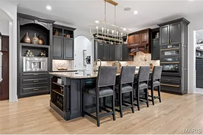 24 Williamsburg Estates Drive, Town and Country, MO 63131 - Photo 15