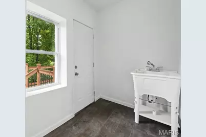 919 Pendleton Avenue, Saint Louis, MO 63108 - Photo 9