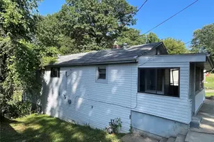 435 Adrian Dr, Saint Louis, MO 63137 - Photo 5