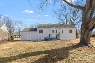 225 S St Charles St, Florissant, MO 63031 - Photo 17
