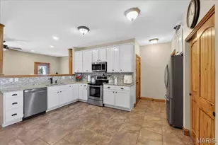 1985 Heritage Farms Dr, Pacific, MO 63069 - Photo 7