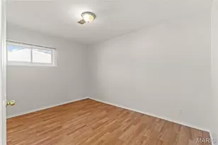 5520 Holborn Dr, Normandy, MO 63121 - Photo 13