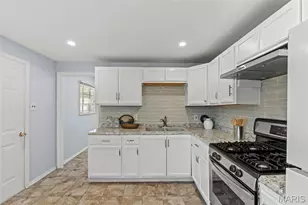 5520 Holborn Dr, Normandy, MO 63121 - Photo 25