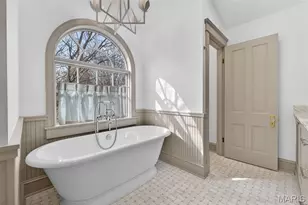 1 Clermont Ln, Ladue, MO 63124 - Photo 29