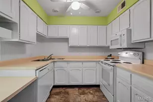 10117 Sakura Dr, Saint Louis, MO 63128 - Photo 13