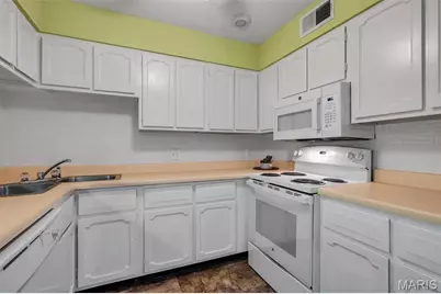 10117 Sakura Drive #F, Saint Louis, MO 63128 - Photo 15