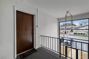 10117 Sakura Dr, Saint Louis, MO 63128 - Photo 5