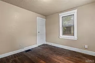 10651 Thorpe Ave, Saint Louis, MO 63114 - Photo 13