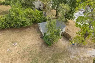 10651 Thorpe Ave, Saint Louis, MO 63114 - Photo 5