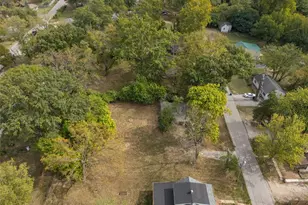 10651 Thorpe Ave, Saint Louis, MO 63114 - Photo 29