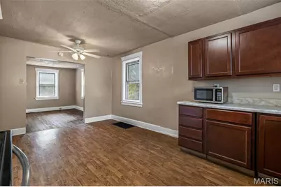 10651 Thorpe Avenue, Saint Louis, MO 63114 - Photo 11