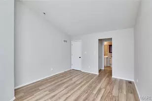 4948 Hurstborough Ct, Hazelwood, MO 63042 - Photo 13