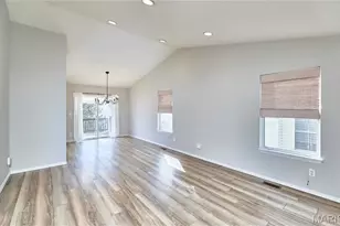 4948 Hurstborough Ct, Hazelwood, MO 63042 - Photo 3