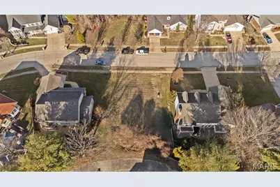 5220 Autumnwinds Drive, Oakville, MO 63129 - Photo 9