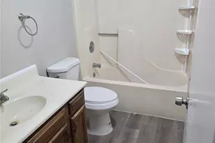 201 Becker Dr, Hazelwood, MO 63135 - Photo 5