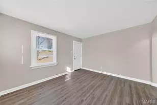 10066 Dorothy Ave, Saint Louis, MO 63137 - Photo 7