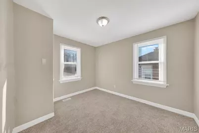 10066 Dorothy Avenue, Saint Louis, MO 63137 - Photo 9