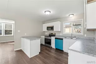 1068 Fernview Dr, Saint Louis, MO 63141 - Photo 9