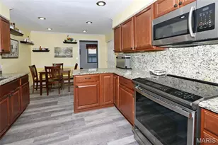 13138 Royal Pines Dr, Maryland Heights, MO 63146 - Photo 13