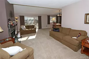 13138 Royal Pines Dr, Maryland Heights, MO 63146 - Photo 5