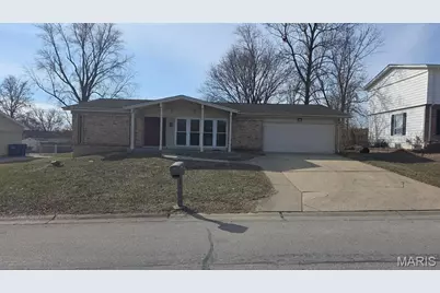 19 N Park Charles Boulevard, Saint Peters, MO 63376 - Photo 1