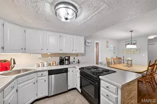 1465 Heritage Landing, Saint Charles, MO 63303 - Photo 13