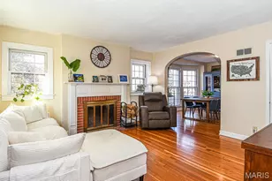 1412 Gardenia Dr, Saint Louis, MO 63119 - Photo 9