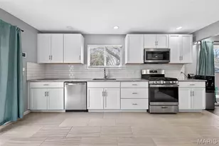 6750 Foxshire Dr, Florissant, MO 63033 - Photo 21