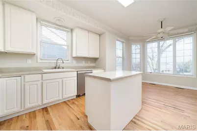 2114 Hawks Landing Drive #S, Lake Saint Louis, MO 63367 - Photo 9