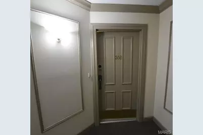 1033 Wilton Royal Drive #206, Creve Coeur, MO 63146 - Photo 5