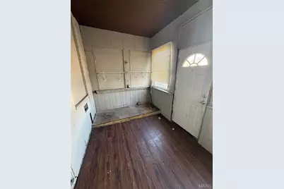 919 Bates Street, Saint Louis, MO 63111 - Photo 9