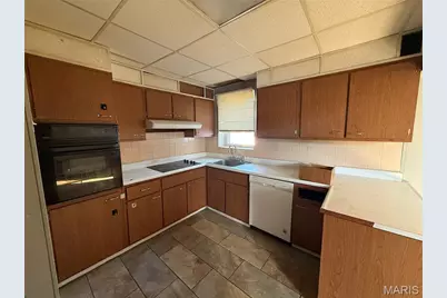 919 Bates Street, Saint Louis, MO 63111 - Photo 5