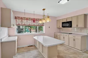 848 S Aldan Dr, Olivette, MO 63132 - Photo 7