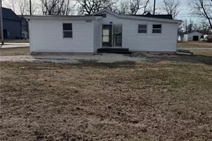 1105 W W Locust St, Bowling Green, MO 63334 - Photo 11